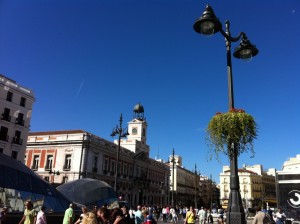 L'action se déroule à la Puerta Del Sol